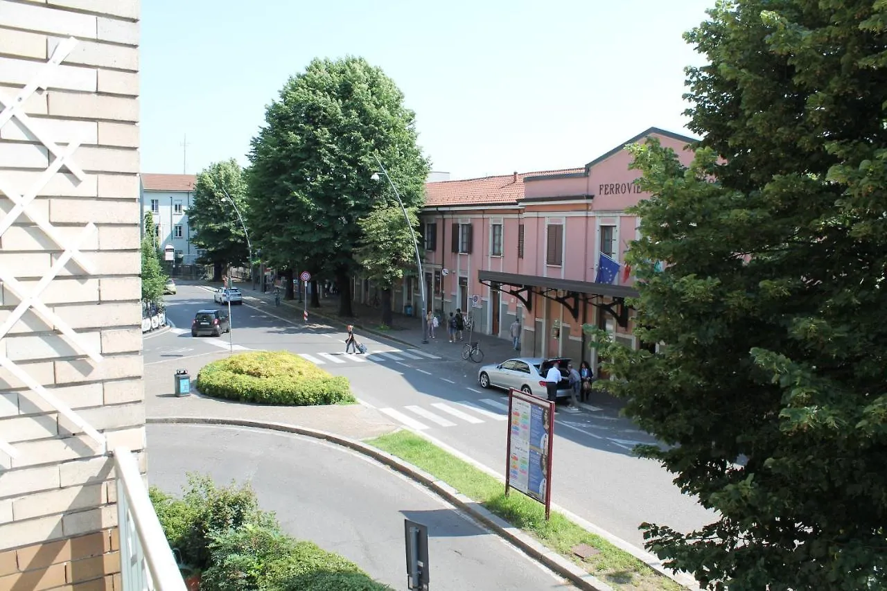 L'Appartamento Della Stazione Di Saronno 0*,